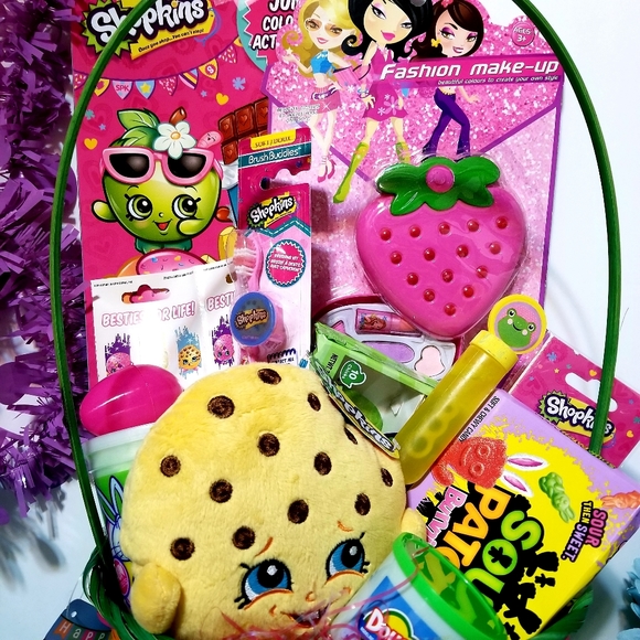 Sopkins Fun Easter Basket with Kooky Cookie Plush - Picture 3 of 8